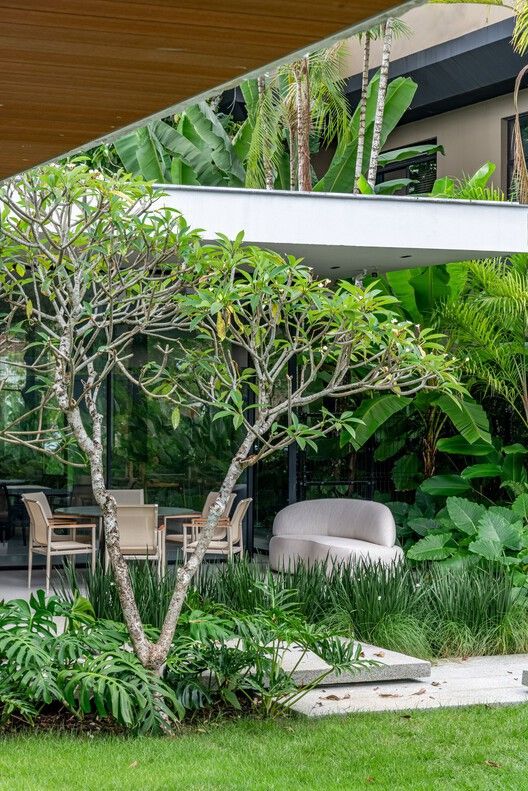 Xu hướng Thi Công Cảnh Quan mảng xanh bền vững – Khi thiên nhiên và con người hòa làm một